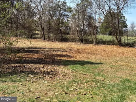 2502 Holly Springs Dr, Amissville, VA 20106