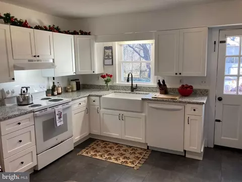 3085 Indian Run Rd, Amissville, VA 20106