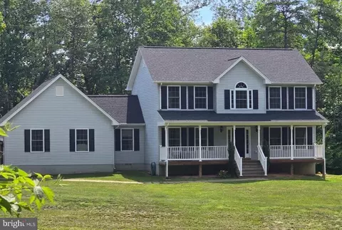 7035 Snappers Trl, Castleton, VA 22716