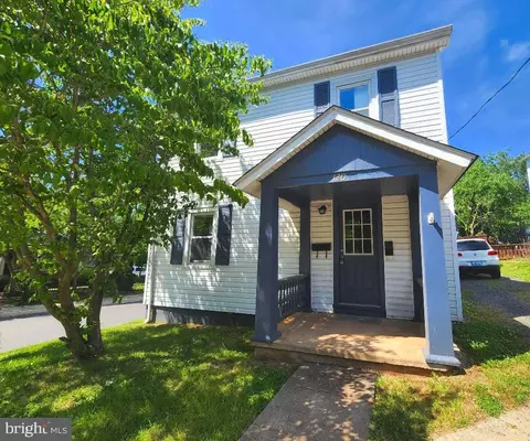 130 W Edmondson St W, Culpeper, VA 22701