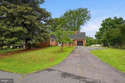 1138 Oaklawn Dr, Culpeper, VA 22701
