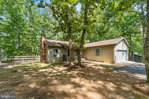 13 Nahor Dr, Palmyra, VA 22963