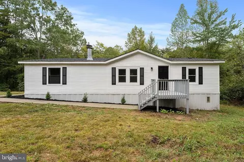 12025 W River Rd W, Palmyra, VA 22963