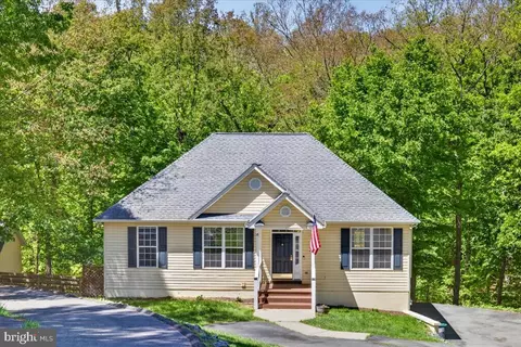 18 Chickasaw Pl, Palmyra, VA 22963
