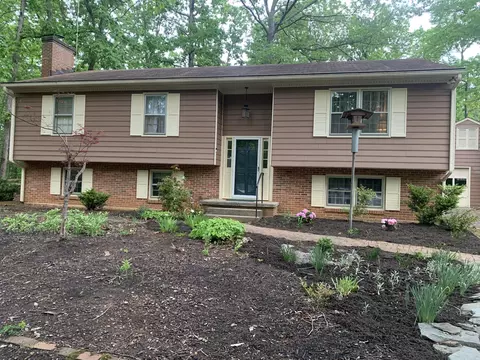 141 Mechunk Creek Dr, Troy, VA 22974
