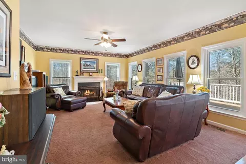 6383 Wilson Rd, Marshall, VA 20115 photo 9