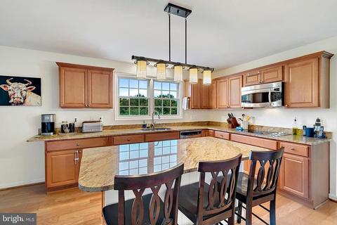 5498 Wilson Rd, Marshall, VA 20115 photo 4