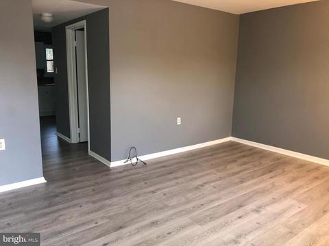 8601 Harrison Ct, Marshall, VA 20115 photo 6