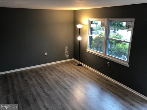 8601 Harrison Ct, Marshall, VA 20115 photo 10