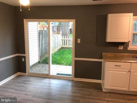 8601 Harrison Ct, Marshall, VA 20115 photo 5