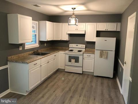 8601 Harrison Ct, Marshall, VA 20115 photo 3
