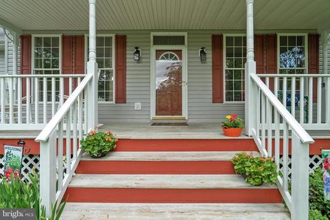 4065 Roberts Cir, Marshall, VA 20115 photo 3