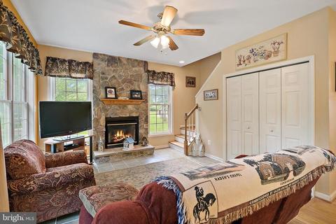 4065 Roberts Cir, Marshall, VA 20115 photo 12