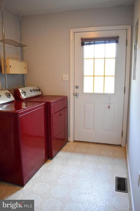 8472 Ashby Ave, Marshall, VA 20115 photo 8