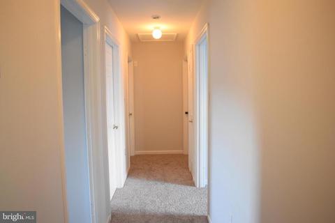 8472 Ashby Ave, Marshall, VA 20115 photo 7