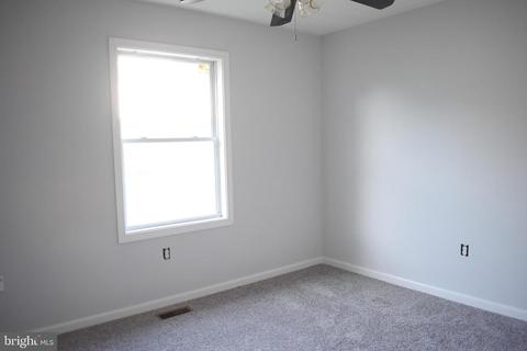 8472 Ashby Ave, Marshall, VA 20115 photo 11