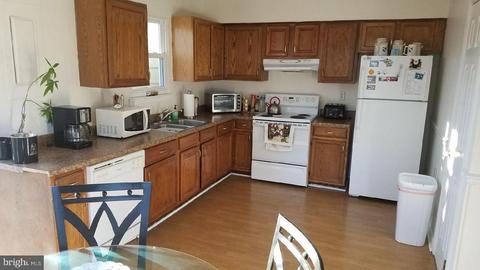 8619 Harrison Ct, Marshall, VA 20115 photo 2
