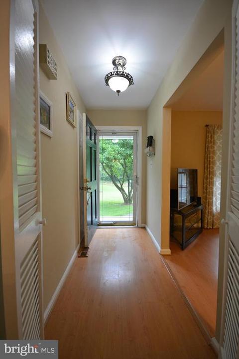 5534 Old Bust Head Rd, Broad Run, VA 20137 photo 9