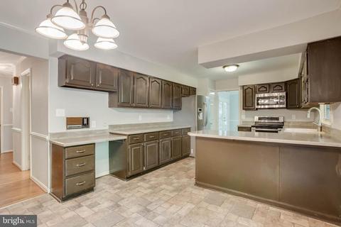 5742 Pendleton Ln, Warrenton, VA 20187 photo 13