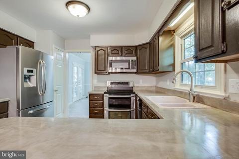 5742 Pendleton Ln, Warrenton, VA 20187 photo 12