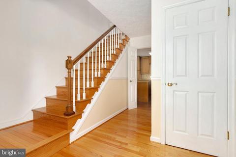 5797 Georgetown Rd, Broad Run, VA 20137 photo 2