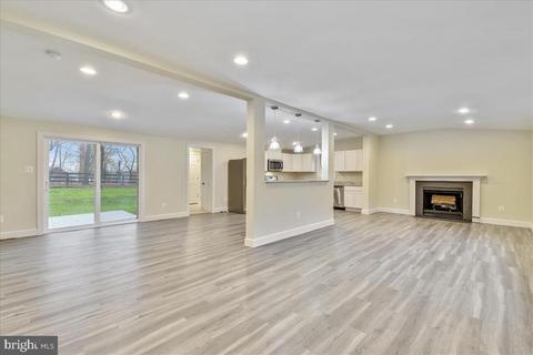 7931 Leeds Manor Rd, Marshall, VA 20115 photo 2