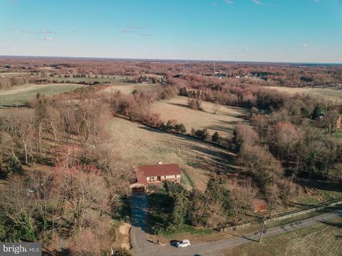 5052 Fairview Ln, Broad Run, VA 20137 photo 9