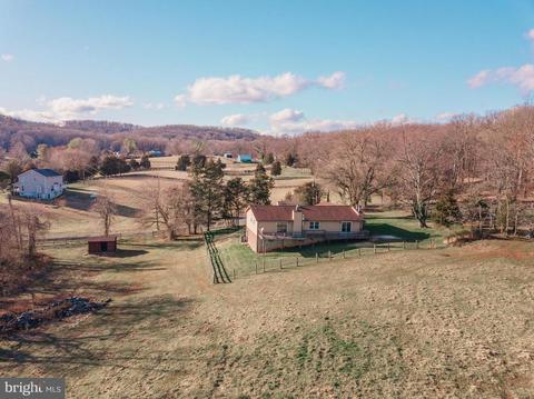 5052 Fairview Ln, Broad Run, VA 20137 photo 2