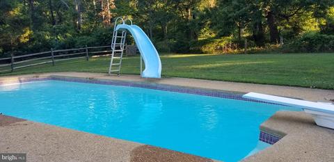 5052 Fairview Ln, Broad Run, VA 20137 photo 4
