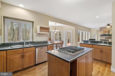 6276 Beverleys Mill Rd, Broad Run, VA 20137 photo 13