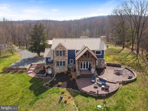 9362 Ada Rd, Marshall, VA 20115 photo 1