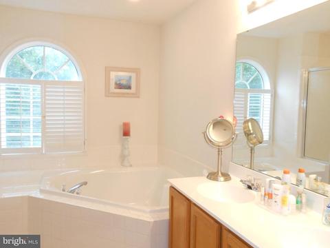 400 Singleton Cir, Warrenton, VA 20186 photo 38