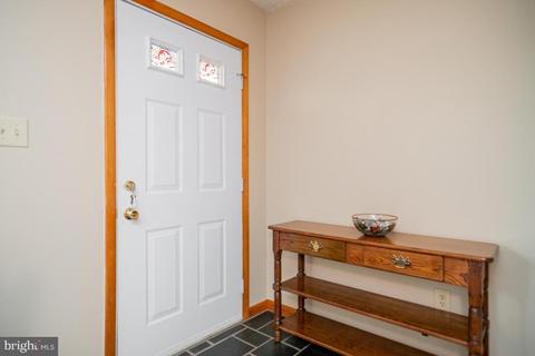 8574 Mountainview Ave, Marshall, VA 20115 photo 6