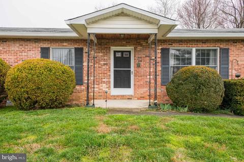 8574 Mountainview Ave, Marshall, VA 20115 photo 2