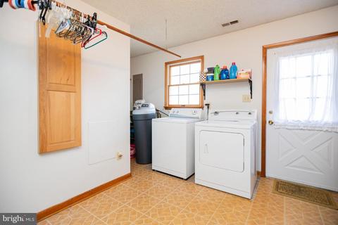 8574 Mountainview Ave, Marshall, VA 20115 photo 17