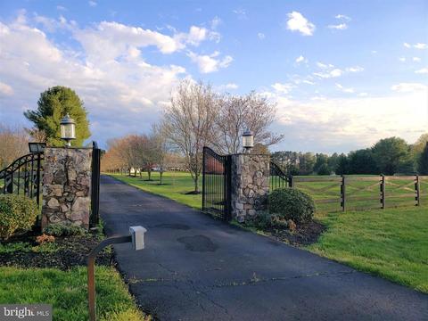 9395 Ramey Rd, Marshall, VA 20115 photo 2