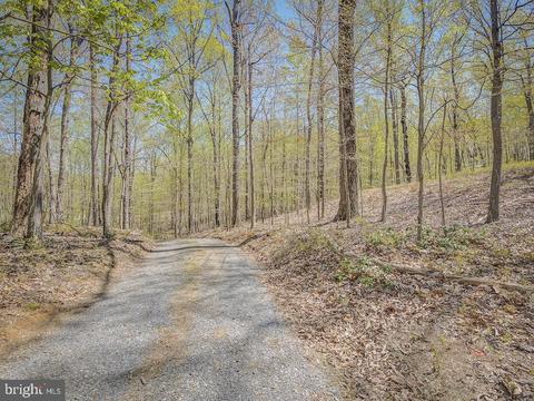 9335 Ada Rd, Marshall, VA photo 1