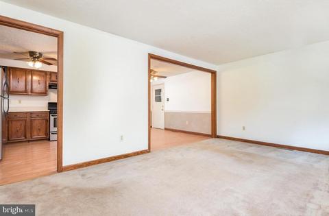 9554 Meetze Rd, Midland, VA 22728 photo 8