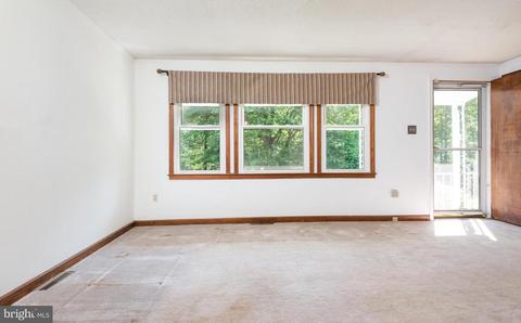 9554 Meetze Rd, Midland, VA 22728 photo 6