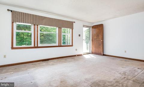 9554 Meetze Rd, Midland, VA 22728 photo 5