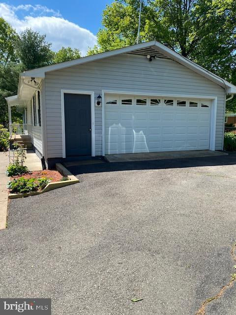 9554 Meetze Rd, Midland, VA 22728 photo 3