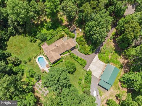 10151 Highland Dr, Marshall, VA 20115 photo 1