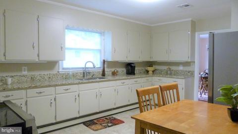 8464 Renalds Ave, Marshall, VA 20115 photo 9