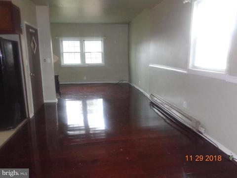10026 Crest Hl, Marshall, VA 20115 photo 3