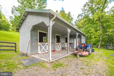 3165 Cabin Run Ln, Markham, VA 22643 photo 3