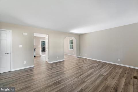6052 Pilgrims Rest Rd, Broad Run, VA 20137 photo 4
