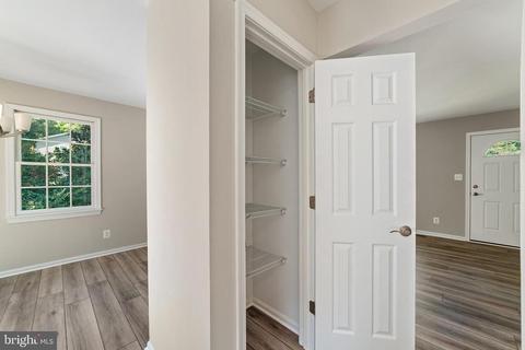 6052 Pilgrims Rest Rd, Broad Run, VA 20137 photo 10