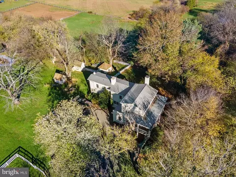 6015 Georgetown Rd, Broad Run, VA 20137 photo 13