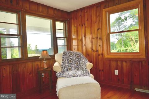 6464 John Barton Payne Rd, Marshall, VA 20115 photo 2