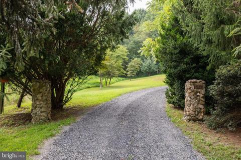 10691 Crest Hill Rd, Marshall, VA 20115 photo 2